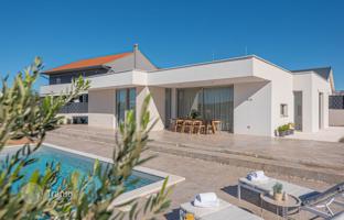 3-bedroom house 120 m² in Bilice for 665,000 €