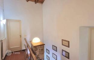 5-bedroom villa 230 m² in Pescaglia for 899,000 €
