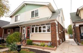 Terraced house – East York, Toronto, Ontario,  Canada for C$1,157,000