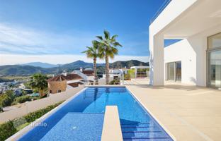4-bedroom villa 289 m² in Benahavis for 2,200,000 €