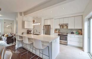 8-bedroom townhouse in Old Toronto for C$2,287,000