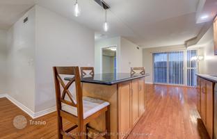 5-bedroom apartment in Wellington Street West for C$831,000