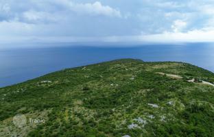 Land plot 2,966 m² in Rabac for 400,000 €