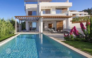 Luxury front line villas in elite beach complex, Polis, Cyprus for From 1,260,000 €