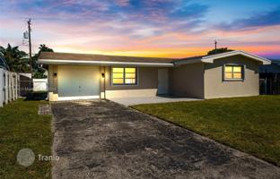 2-bedroom house 156 m² in Pembroke Pines for 468,000 €