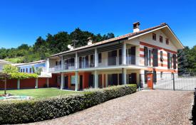 Renovated villa with a terrace and a garden, Piedmont, Italy for 900,000 €