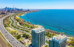 5-bedroom apartment in Lake Shore Boulevard West for C$1,183,000