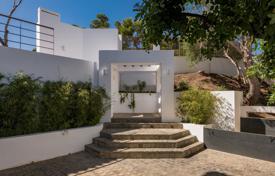 Villa in popular area, with gym and swimming pool, Marbella for 3,750,000 €