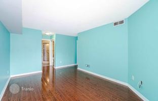 2-bedroom apartment in Etobicoke for C$785,000