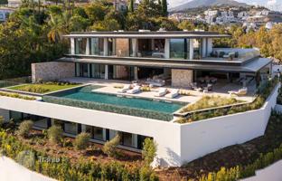 8-bedroom villa 1,696 m² in Benahavis for 19,880,000 €