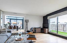 Stylish two-bedroom apartment with stunning views in the 16th arrondissement of Paris, Ile-de-France, France for 1,595,000 €