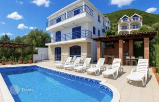 7-bedroom villa 280 m² in Đenovići for 894,000 €
