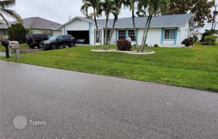 3-bedroom house 190 m² in Cape Coral for $357,000