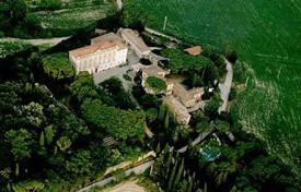 Tuscany real estate hamlet village for sale with apartments for 2,610,000 €