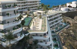 3-bedroom penthouse 152 m² in Playa Paraiso for 765,000 €