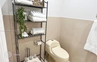 4-bedroom house 175 m² in West End for $660,000