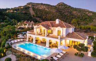 7-bedroom villa 937 m² in Benahavis for 10,700,000 €