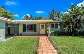 Townhome – Hollywood, Florida, USA for $765,000