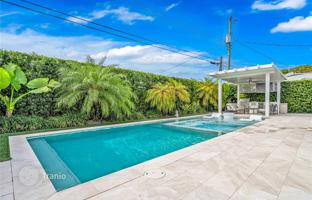 4-bedroom house 199 m² in Miami for $1,049,000