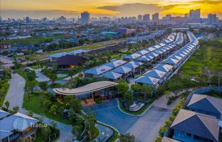 Complex of villas with a swimming pool and a fitness center, Bangkok, Thailand for From $581,000