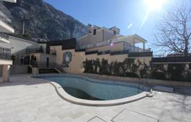Furnished apartment in a building with a swimming pool, 50 meters from the sea, Dobrota, Montenegro for 350,000 €