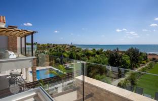 5-bedroom cottage in Famagusta for 1,475,000 €