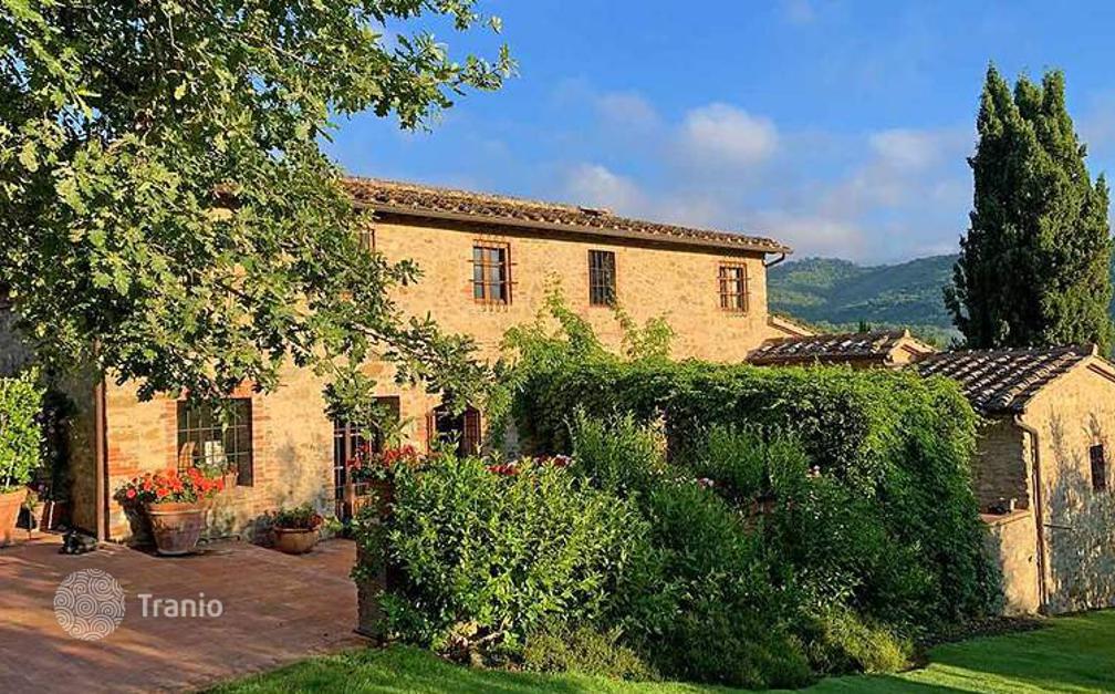 Villa for sale in Castelnuovo Berardenga, Italy — listing #1994182