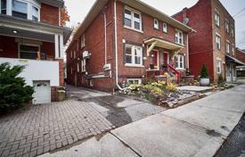 Terraced house – Queen Street East, Toronto, Ontario,  Canada for C$1,923,000