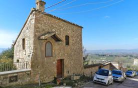Historic house with a panoramic views of the countryside in the center of Assisi, Umbria, Italy for 1,300,000 €