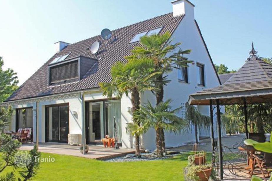 Villa for sale in Düsseldorf, Germany — listing 1741924