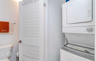 3-bedroom apartment in Etobicoke for C$939,000