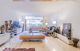 3-bedroom apartment 139 m² in Barcelona for 1,680,000 €