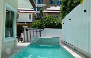 4-bedroom villa 226 m² in Pattaya for $325,000