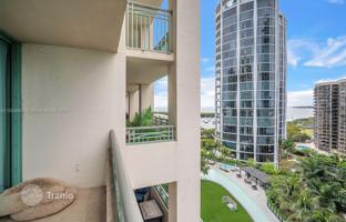 2-bedroom apartments in condo 143 m² in Miami for $1,800,000