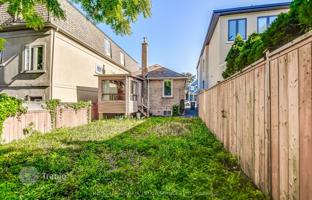 6-bedroom house in Etobicoke for C$1,514,000
