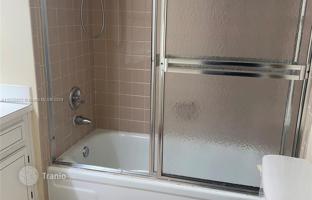 2-bedroom apartments in condo 110 m² in Davie for $280,000