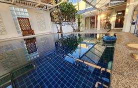 5 bedrooms Pool Villa in South Pattaya for 276,000 €