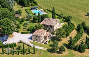 5-bedroom country house 662 m² in Baschi for 1,300,000 €