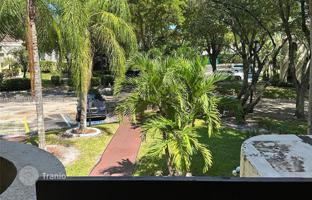 2-bedroom apartments in condo 130 m² in Boca Raton for $300,000