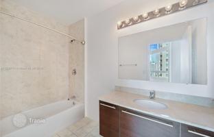 2-bedroom apartments in condo 106 m² in Edgewater (Florida) for $625,000