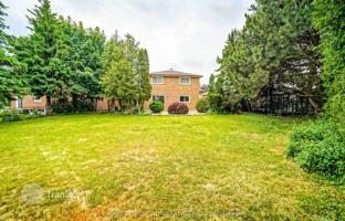9-bedroom house in Scarborough for C$1,973,000