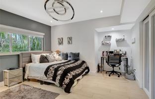 4-bedroom house 392 m² in Miami Shores for $3,495,000