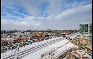 5-bedroom apartment in Queen Street West for C$902,000