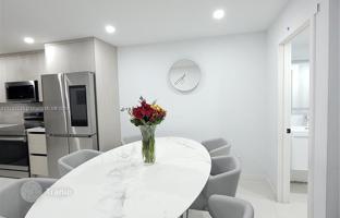 3-bedroom apartments in condo 136 m² in Hialeah for $425,000