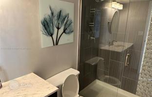 3-bedroom apartments in condo 133 m² in Hallandale Beach for $420,000