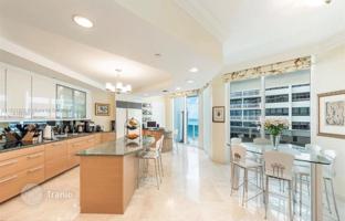 4-bedroom apartments in condo 355 m² in Bal Harbour for $4,975,000