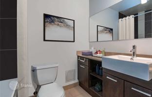 2-bedroom apartment in Bay Street for C$1,334,000