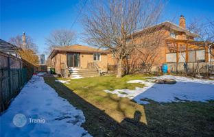 8-bedroom house in Etobicoke for C$1,967,000