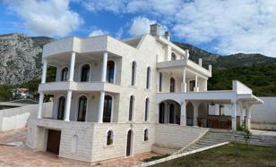 Four-storey villa in a classic style with sea views and a swimming pool, Bar, Montenegro for 2,325,000 €