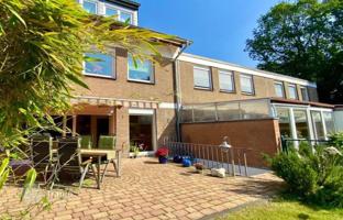 Four-story house overlooking the Rhine River in Benrath, Düsseldorf, Germany for 695,000 €